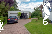 Auffahrt mit Garage
